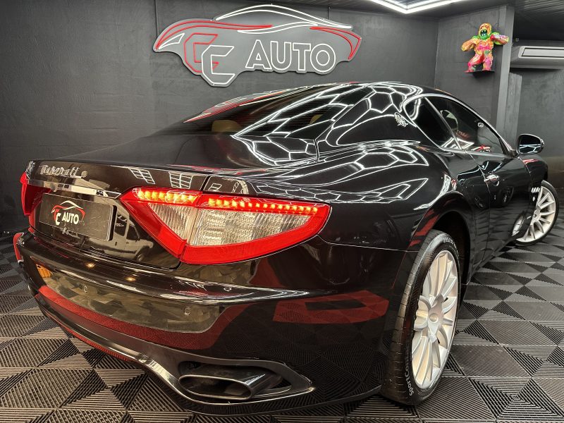 MASERATI GRAN TURISMO I 2009