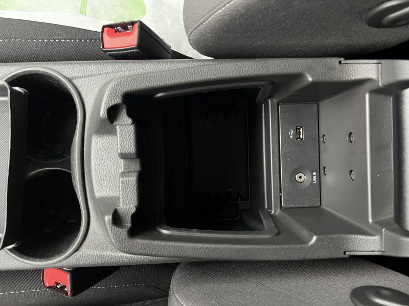 FORD FOCUS III TITANIUM 1.6 Ti VCT 125 BOITE AUTO GPS CAMERA BLUETOOTH CRIT AIR 1 - GARANTIE 1 AN