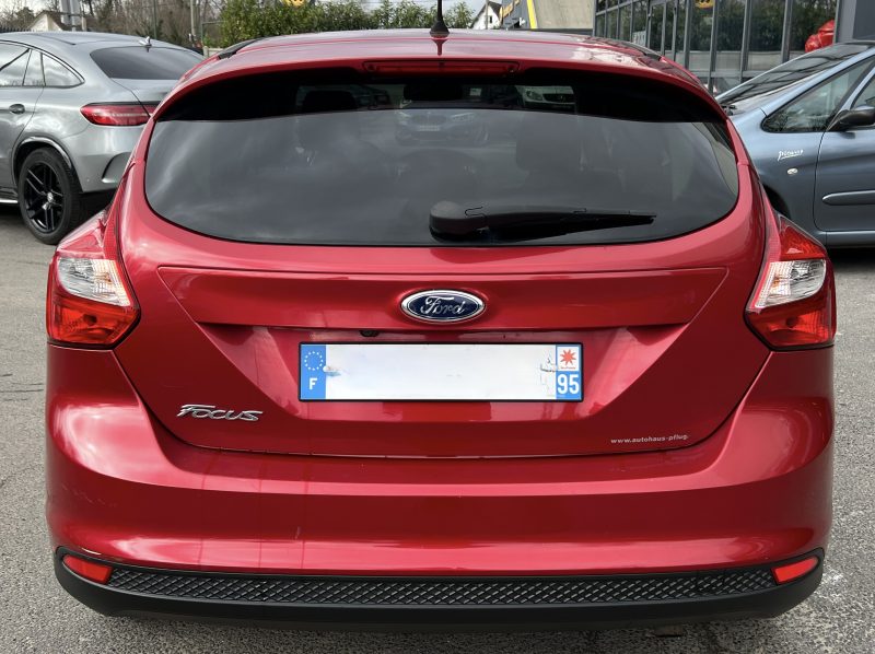FORD FOCUS III TITANIUM 1.6 Ti VCT 125 BOITE AUTO GPS CAMERA BLUETOOTH CRIT AIR 1 - GARANTIE 1 AN