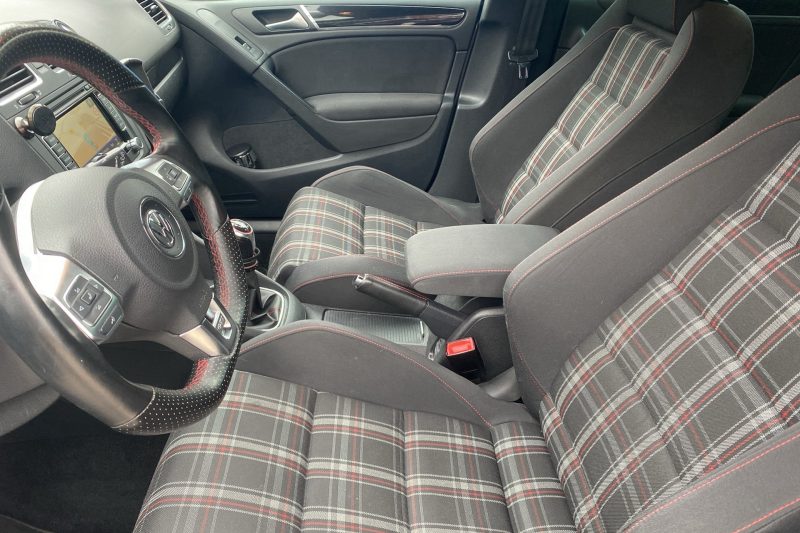 Volkswagen Golf VI GTI 2.0 TSI 210ch 