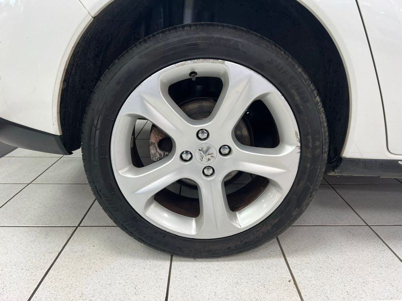 PEUGEOT 3008 Monospace 1.6 HDi 1560cm3 112cv