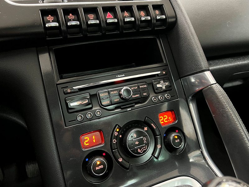 PEUGEOT 3008 Monospace 1.6 HDi 1560cm3 112cv