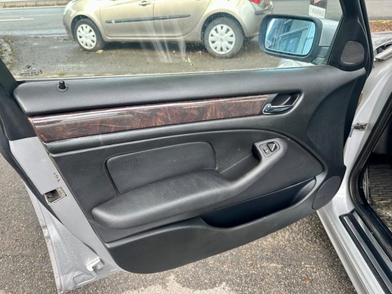 BMW 330i E46 231ch PACK LUXE