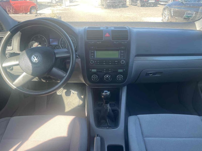 VOLKSWAGEN GOLF 2004