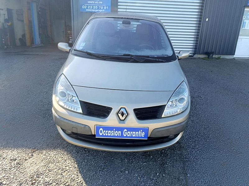 RENAULT GRAND SCÉNIC II 