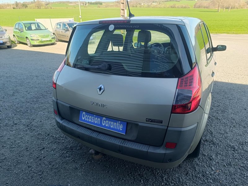 RENAULT GRAND SCÉNIC II 