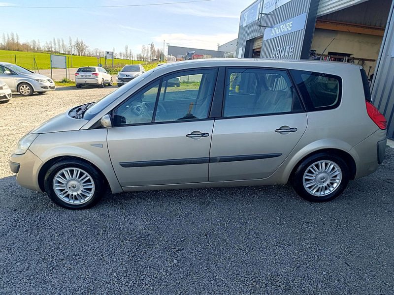 RENAULT GRAND SCÉNIC II 