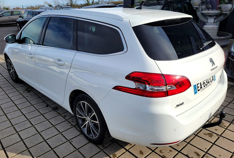 PEUGEOT 308 SW 1.6L BlueHDi 120CH PACK ALLURE