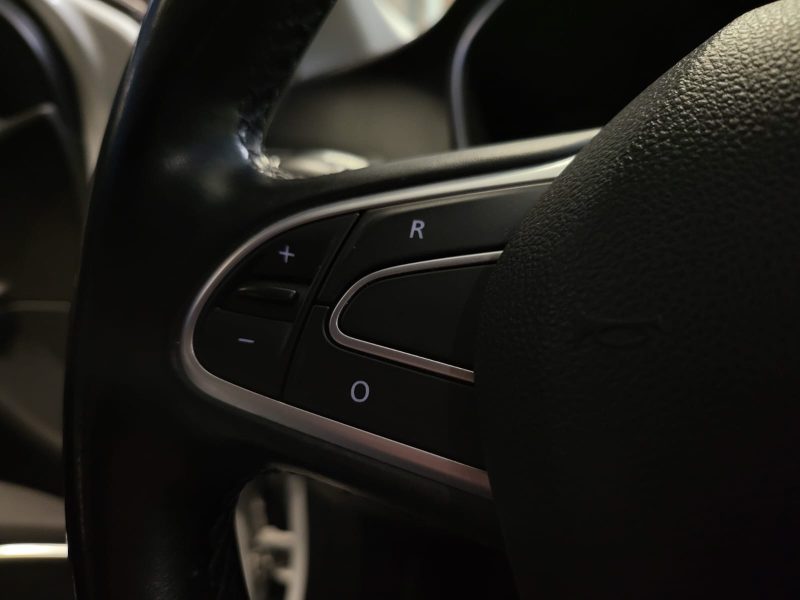 RENAULT MEGANE IV 1.6 dCi 165 INTENS / CAMERA / LUMIERE D\'AMBIANCE / FULL LED