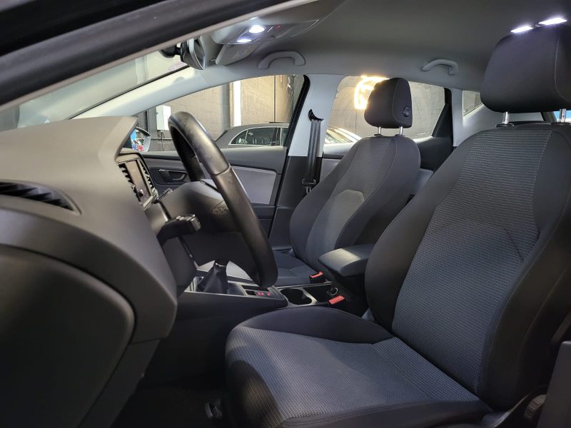 SEAT LEON 1.0 TSI BVM6 115cv STYLE / SUIVI COMPLET / RADAR DE RECUL / PHARES LED / GPS TACTILE