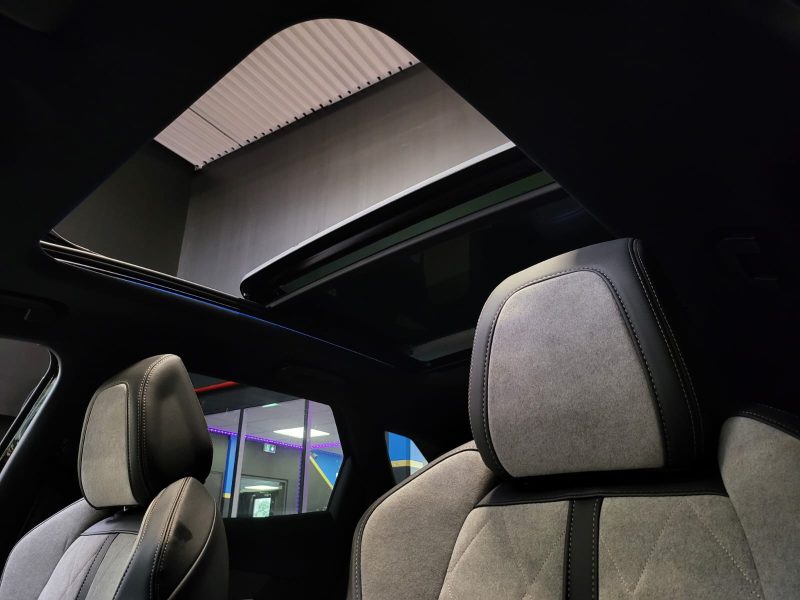 PEUGEOT 3008 1.6 THP Hyrbid4 300cv GT LINE / TOIT OUVRANT+SIÈGES CHAUFFANTS+CARPLAY+CAMÉRA DE RECUL+