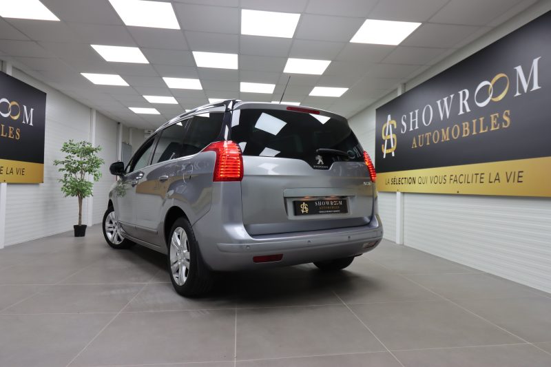 PEUGEOT 5008 2014