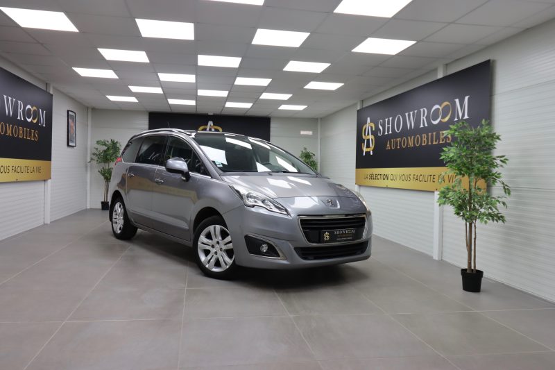 PEUGEOT 5008 2014