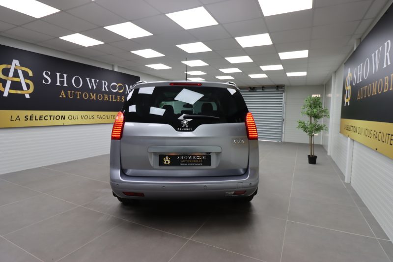 PEUGEOT 5008 2014