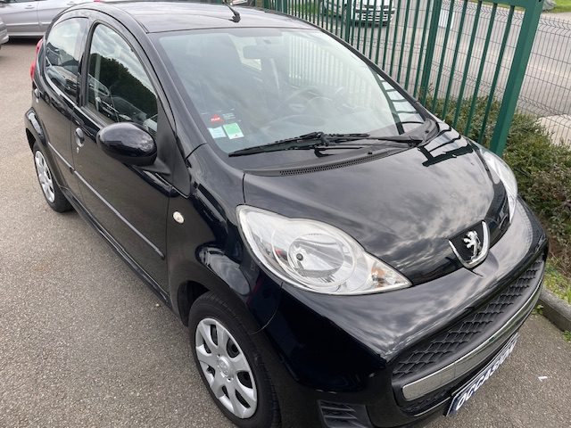 PEUGEOT 107 