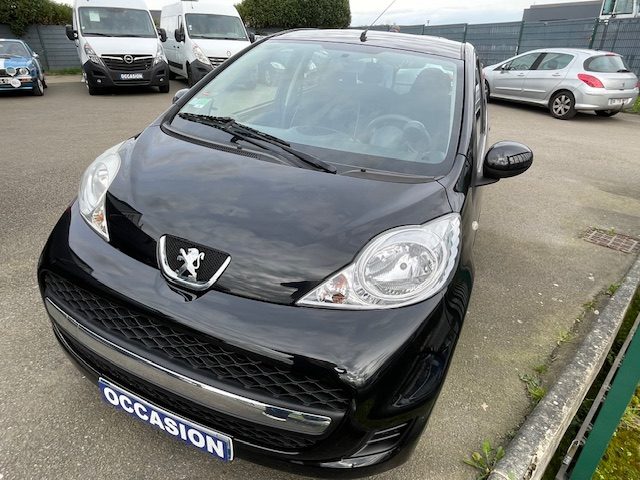 PEUGEOT 107 