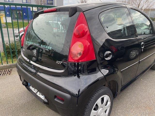 PEUGEOT 107 