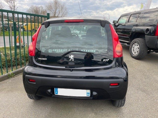 PEUGEOT 107 