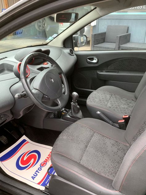 RENAULT TWINGO II 2010
