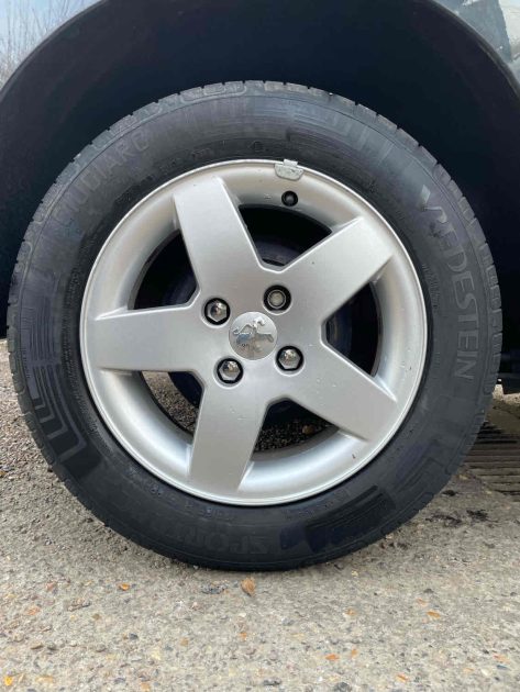 PEUGEOT 207 1.4i 16V 95CV