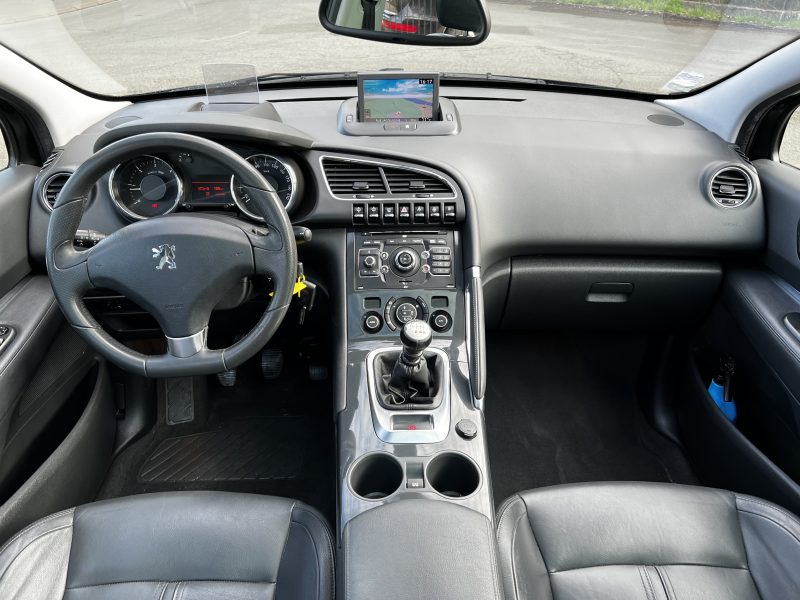 PEUGEOT 3008 Monospace 2012