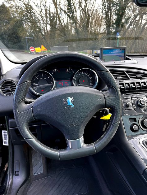 PEUGEOT 3008 Monospace 2012