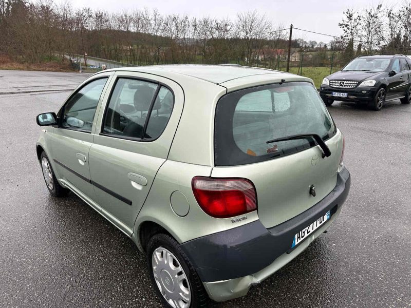 TOYOTA YARIS 2001