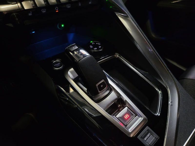 PEUGEOT 3008 1.6 THP 165CV EAT6 GT LINE / TOIT OUVRANT+FOCAL+ATTELAGE+SIEGES CHAUFFANTS