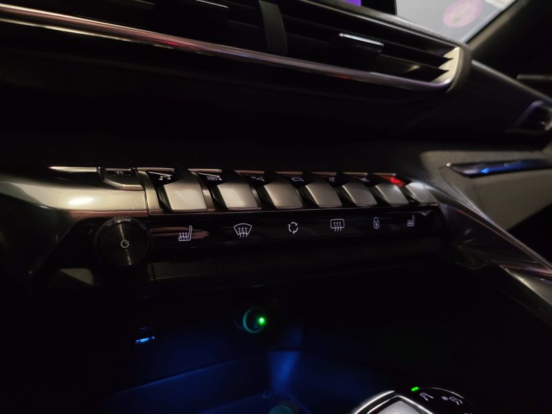 PEUGEOT 3008 1.6 THP 165CV EAT6 GT LINE / TOIT OUVRANT+FOCAL+ATTELAGE+SIEGES CHAUFFANTS