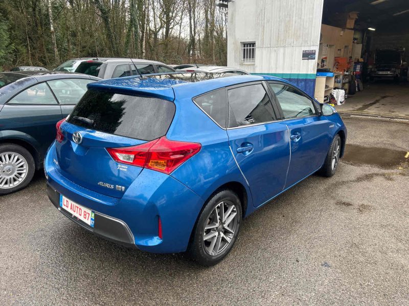 TOYOTA AURIS 2015
