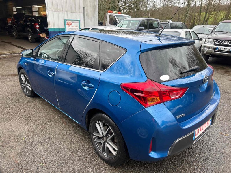 TOYOTA AURIS 2015