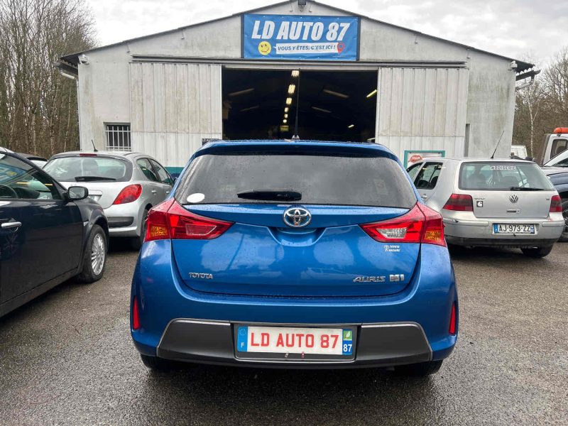 TOYOTA AURIS 2015