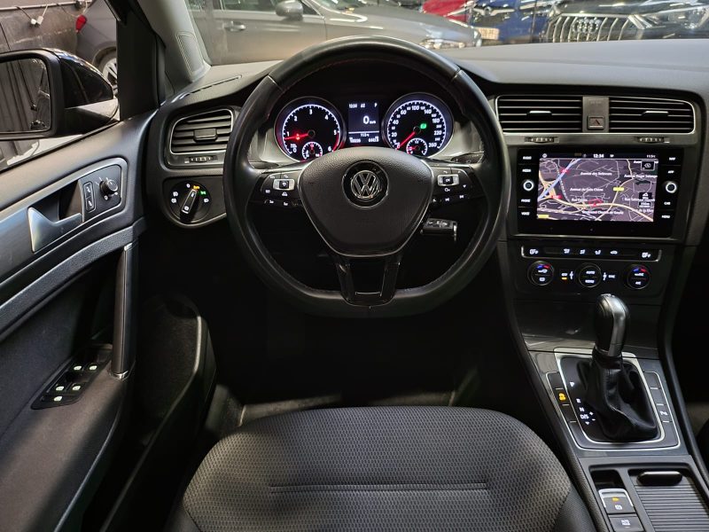VOLKSWAGEN GOLF VII 1.6 TDI 116cv DSG 7 BUSINESS CONFORTLINE APPLE CARPLAY / REGULATEUR ADAPTATIF / 
