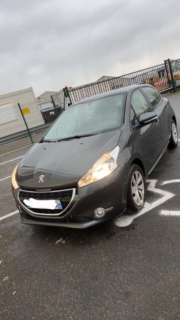 PEUGEOT 208 I 2015