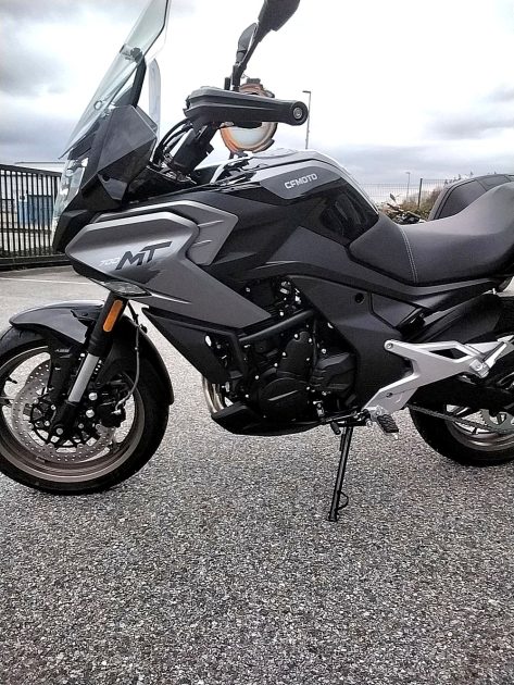 CF MOTO MT 700 2024