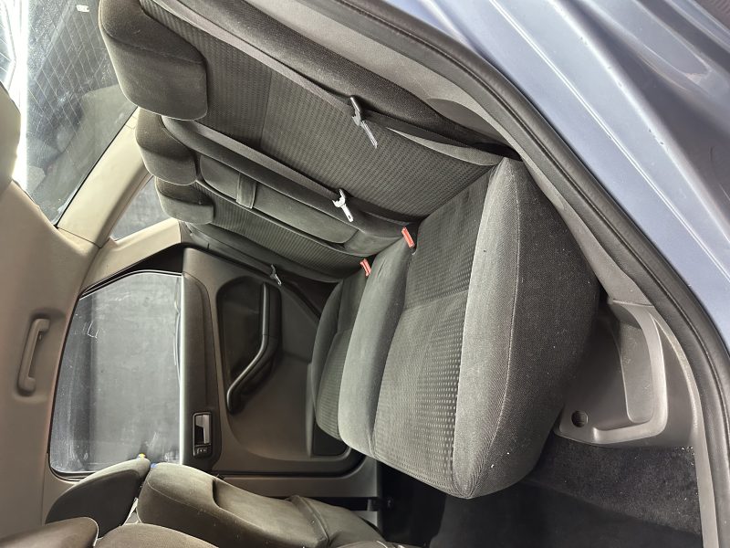 FORD FOCUS II A trois volumes 2005