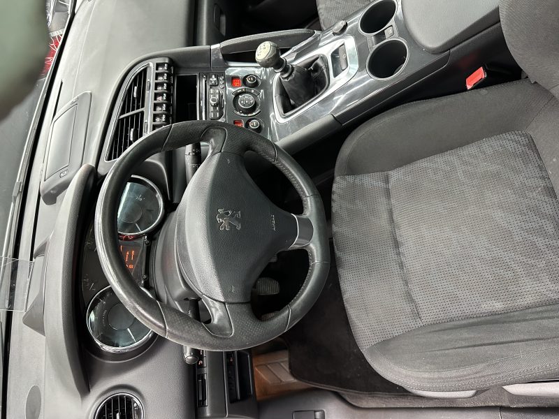 PEUGEOT 3008 Monospace 2012