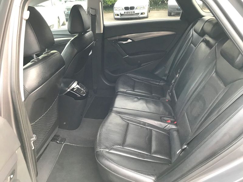 HYUNDAI i40 SW - 1.7 crdi 16V FAP 136cv PACK PREMIUM LIMITED - GARANTIE 6 MOIS