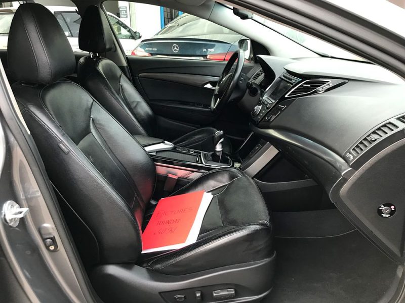 HYUNDAI i40 SW - 1.7 crdi 16V FAP 136cv PACK PREMIUM LIMITED - GARANTIE 6 MOIS