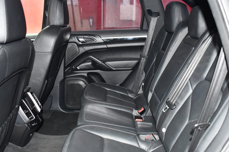 PORSCHE CAYENNE 2010