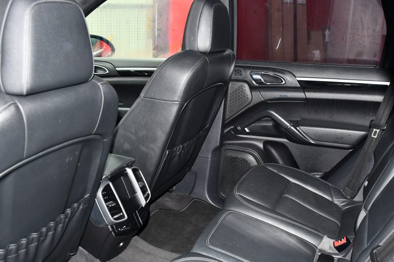 PORSCHE CAYENNE 2010