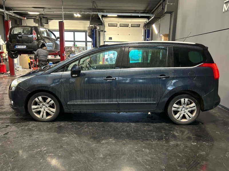 Peugeot 5008 - 1.6 E-HDI 115cv - Allure - Toit Panoramique - Garantie 6 mois  