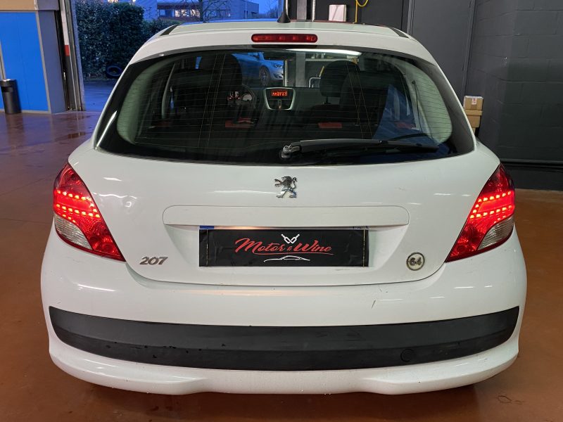 PEUGEOT 207 2009