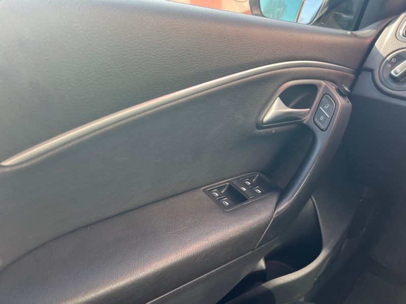 VOLKSWAGEN POLO V 2016