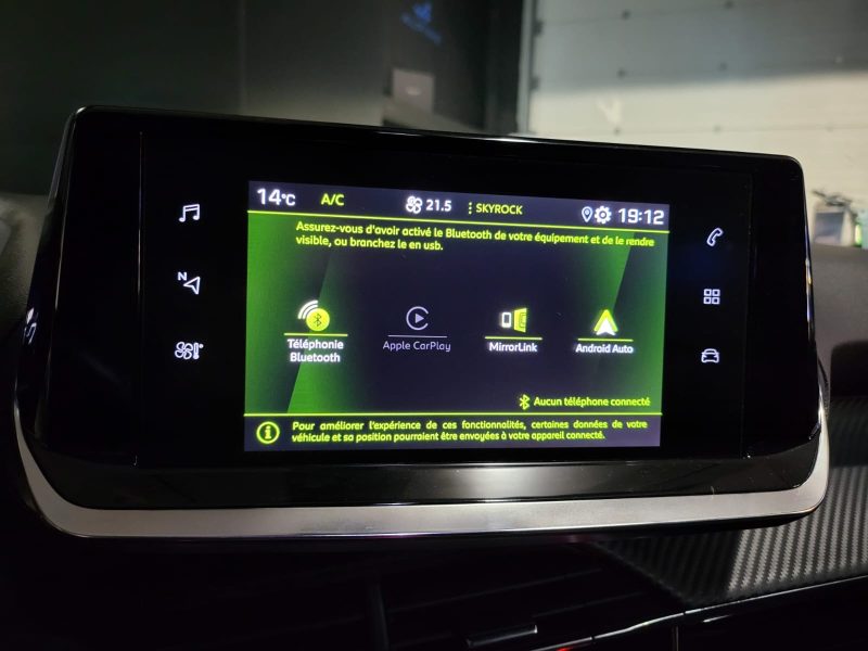 PEUGEOT 2008 II 1.2 PureTech 130cv Allure Pack EAT8 1ère Main / SIEGES CHAUFFANT/APPLE CARPLAY/CAMER