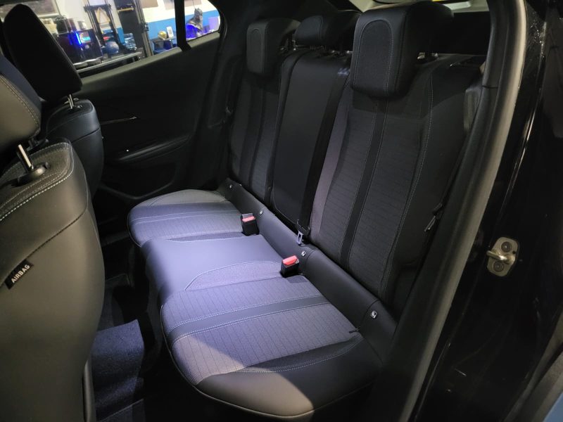 PEUGEOT 2008 II 1.2 PureTech 130cv Allure Pack EAT8 1ère Main / SIEGES CHAUFFANT/APPLE CARPLAY/CAMER