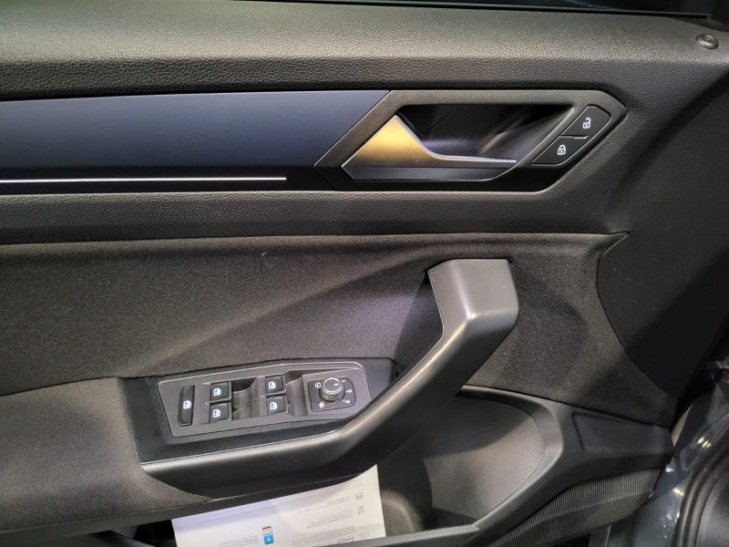 VOLKSWAGEN T-ROC 1.5 TSI 150cv United DSG7 / APPLE CARPLAY/TOIT OUVRANT/CHARGEUR A INDUCTION