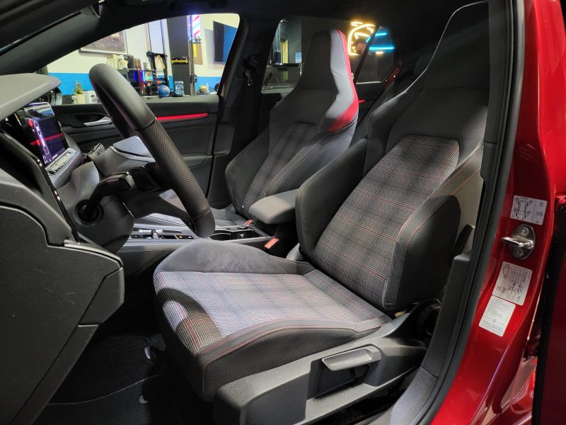 VOLKSWAGEN GOLF VIII GTI 2.0 TSI 245cv DSG7 / APPLE CARPLAY/TOIT OUVRANT/CHARGEUR A INDUCTION