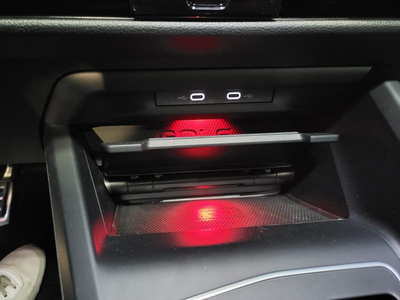 VOLKSWAGEN GOLF VIII GTI 2.0 TSI 245cv DSG7 / APPLE CARPLAY/TOIT OUVRANT/CHARGEUR A INDUCTION