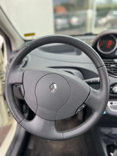 RENAULT TWINGO 2 2012